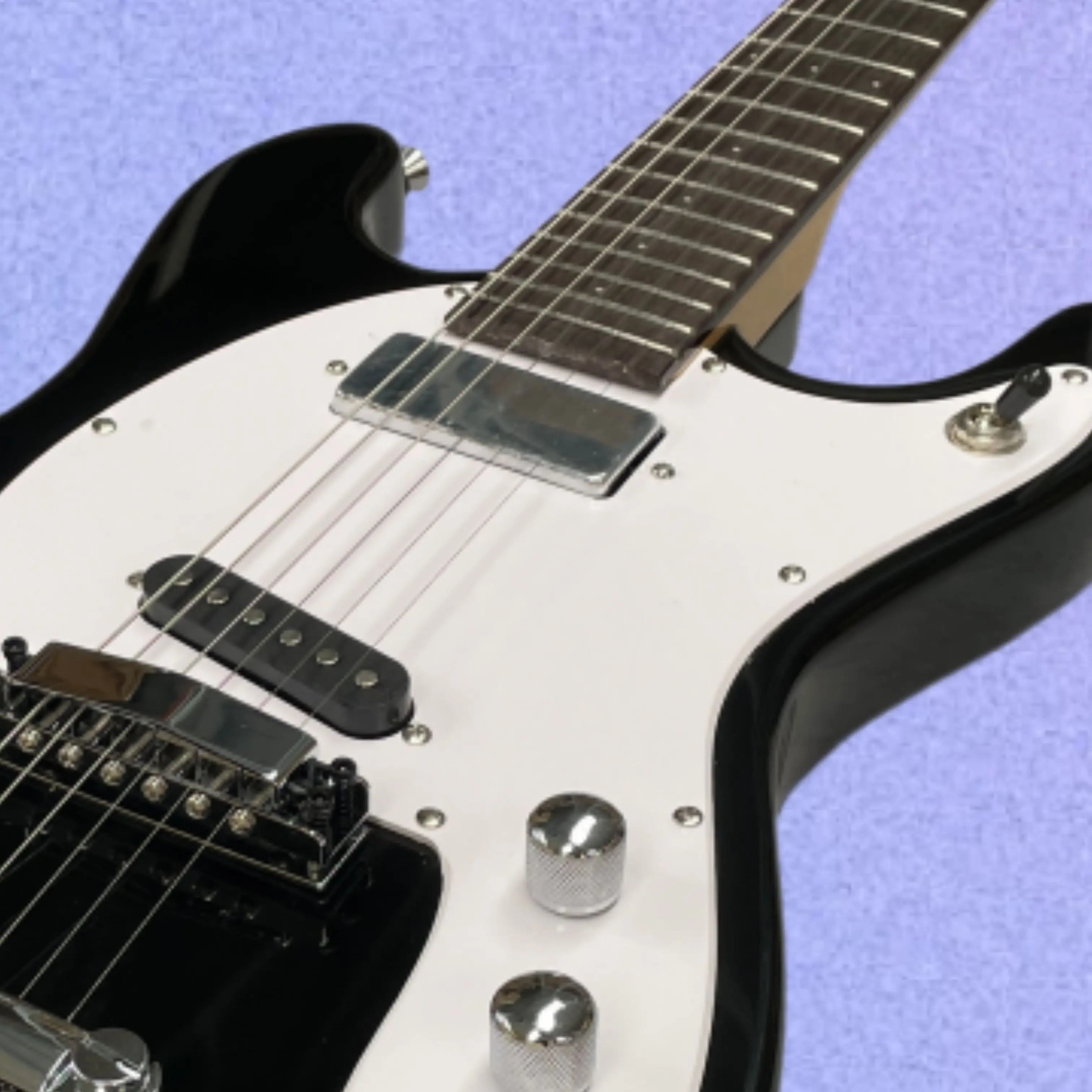 6‑String Electric Guitar With Black Body, White Pickguard, And Silver Hardware Guitars,Beginner's Entry‑Level Guitarra