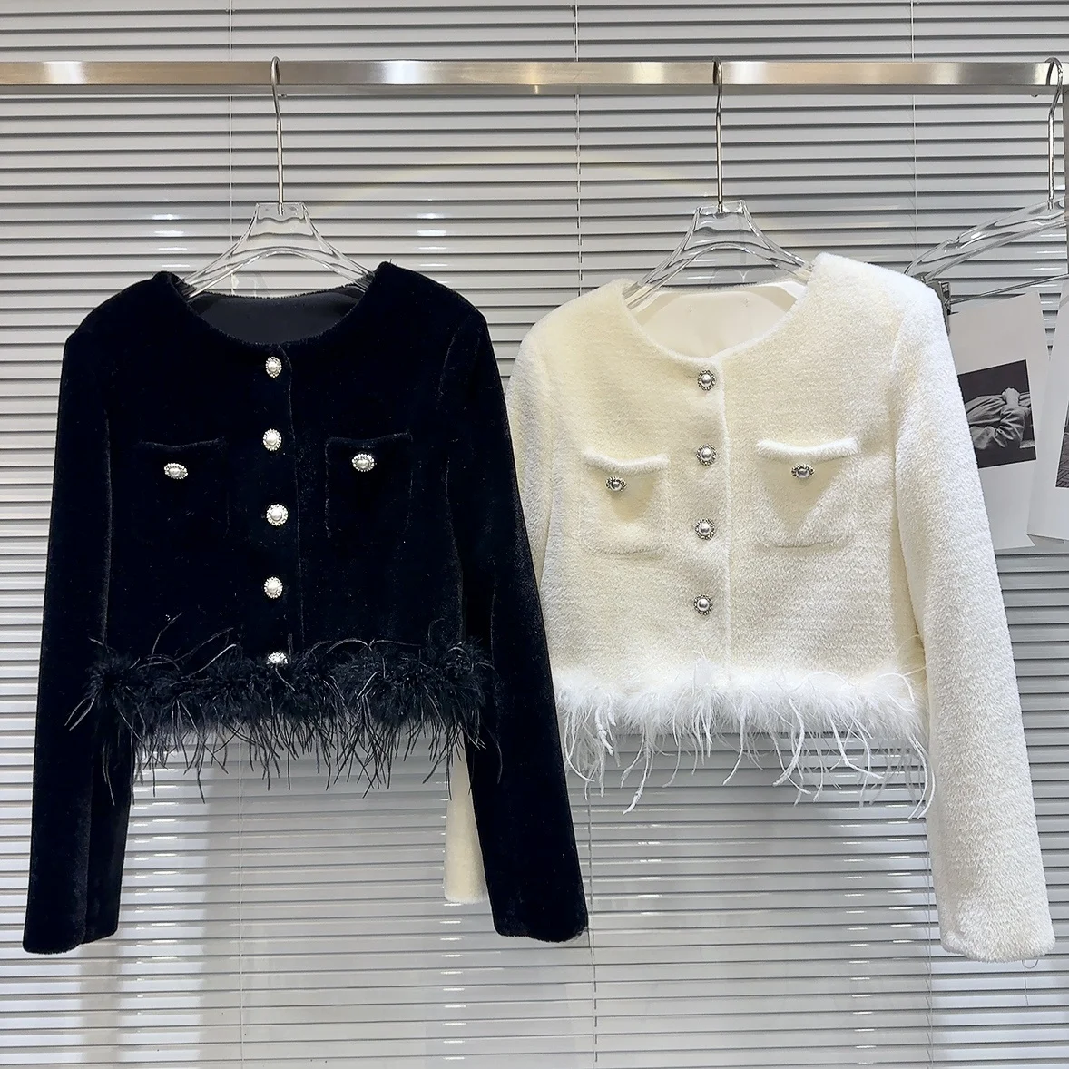 Winter 2025 ort Cotton Blend Velvet Outerwear with Fur Trim Ele Ladylike  Sle round Ne Thiened Straight Cut