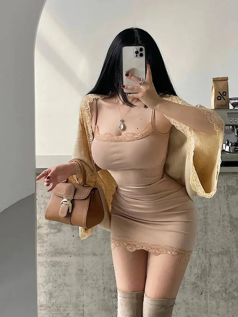 純粋な欲望スタイルセクシーなタイトなスキニーレーススプライシングボトムストラップドレスヒップラップショートドレスエレガントなファッション甘い女性 YY7T