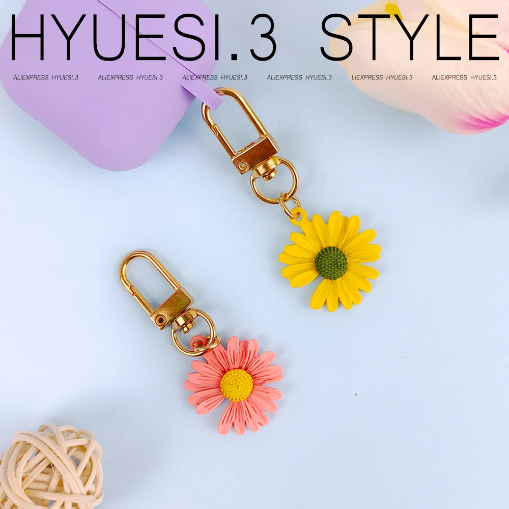 Cute Resin Sunflower Keychain Mini Daisy Flowers Key Holder For Women Girls Purse Handbag Earphone Case Hanging Pendant Decor