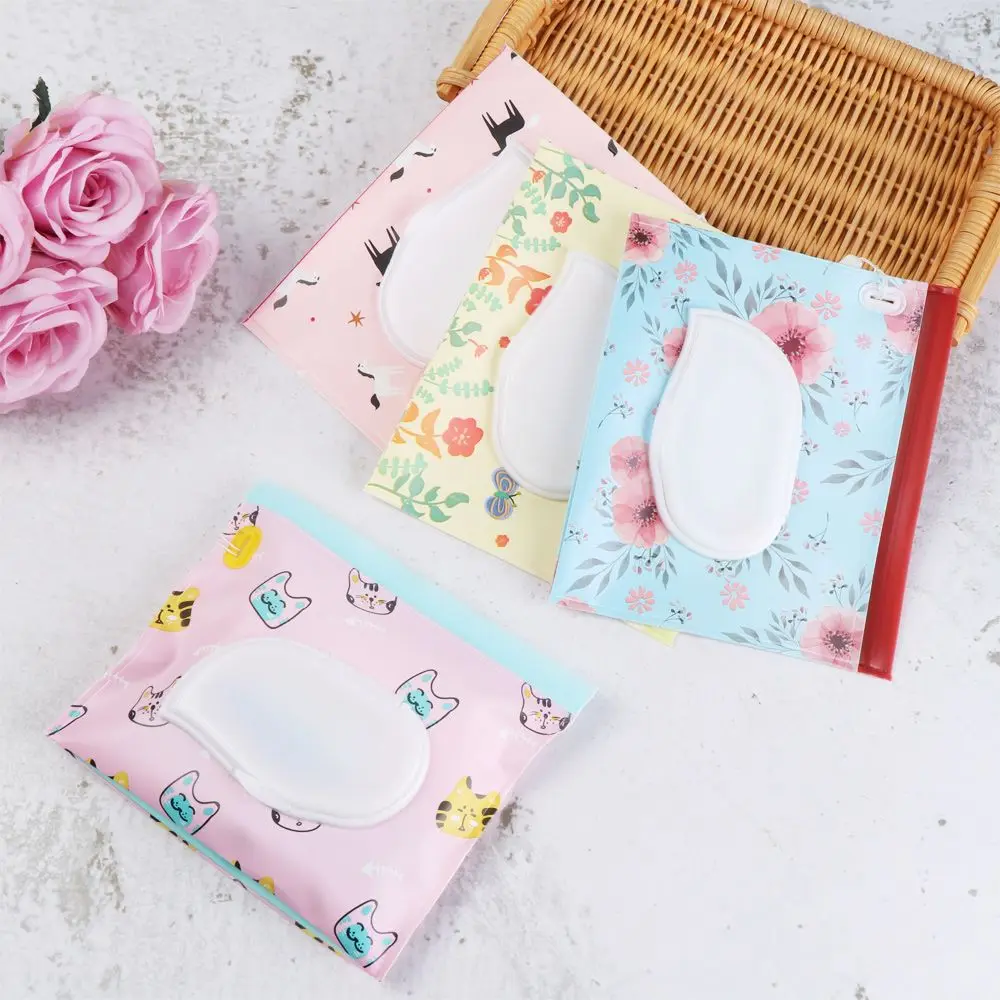 Cute Fashion Baby Product Portable Flip Cover Snap-Strap Stroller Accessories Tissue Box Wet Wipes Bag Cosmetic Pouch