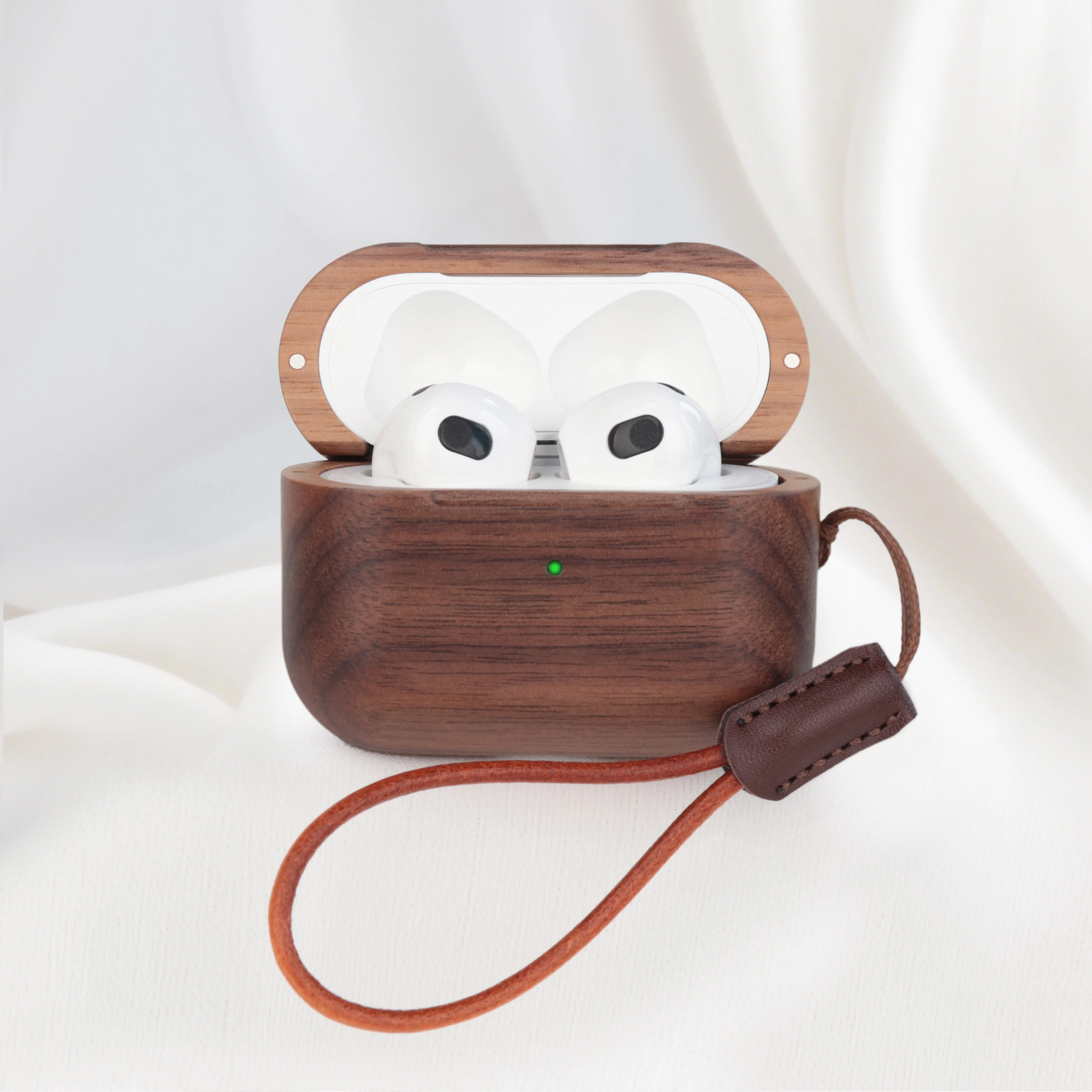 Luksusowe, odporne na wstrząsy – Airpod Case Cover recenzja i cena