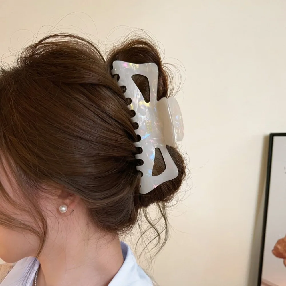 

Creative Sweet Bowknot Hair Claw Leopard Print Hollow Large Shark Clip Hair Clip PVC Ponytail Clip Streetwear