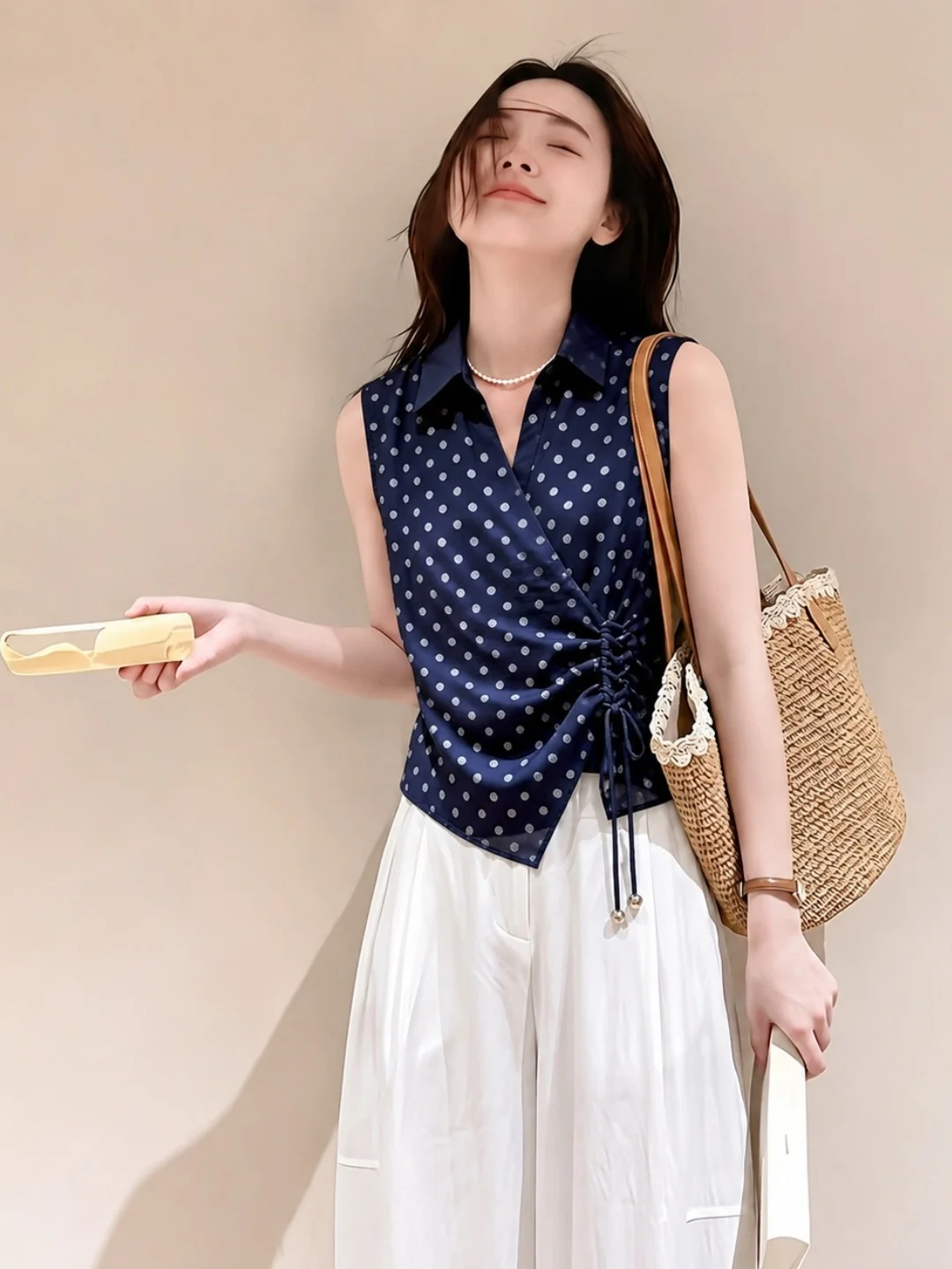 

Elegant Polka Dot Sleeveless Shirt Slimming Drawstring Waist Commute Neck Top Women's Fashion Summer 2026 Straight Cut