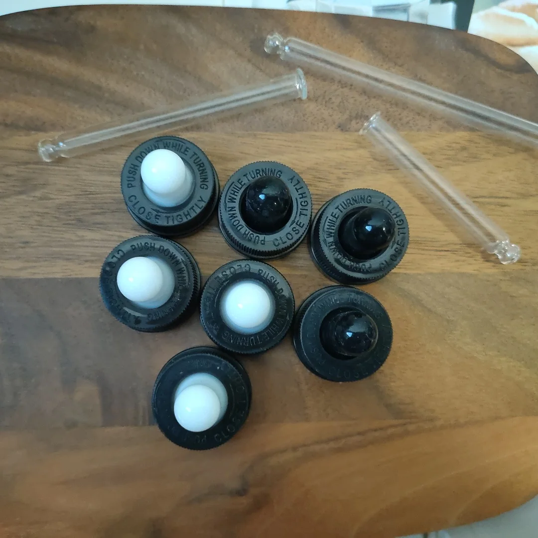 100Pcs*18mm 20mm 410 Neck Size Childproof Press Screw Dropper Lids Covers For 5-100ml Glass Essential Oils Serum Liquid Bottles