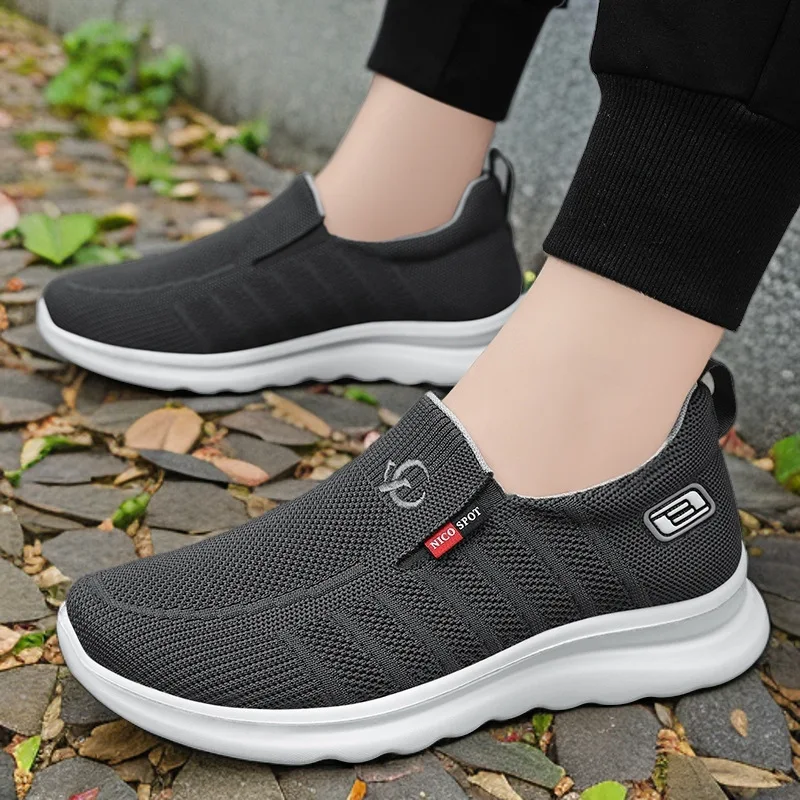 Comfortable Breathable Men's Slip-On Sports Shoes Soft Bottom Casual Work Shoes Walking Shoes Fashionable Single Shoes