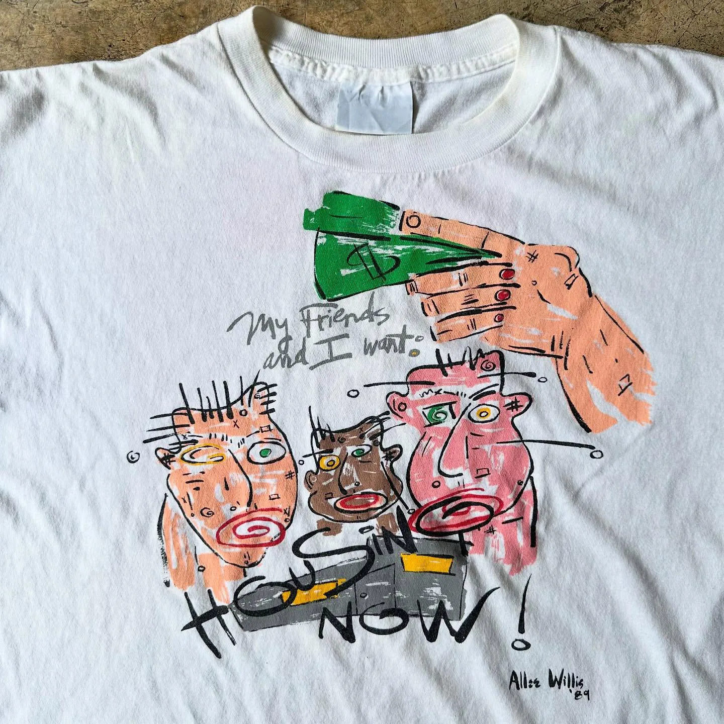 Hand-Painted Graffiti Art T-Shirt Short Sleeve Unisex Cotton Breathable round Neck Design Unique Interest Vintage Feel