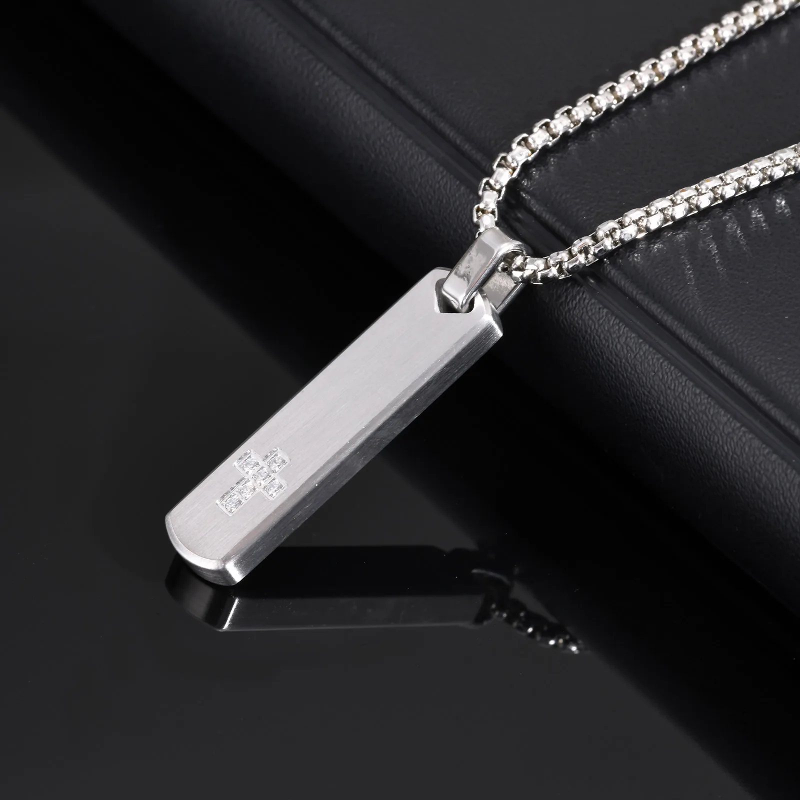 Kristalle Kreuz Dreidimensionale Rechteckige Geometrische Anhänger Edelstahl Männer Frauen Personalisierte Mode Halsketten Schmuck – Detail 3