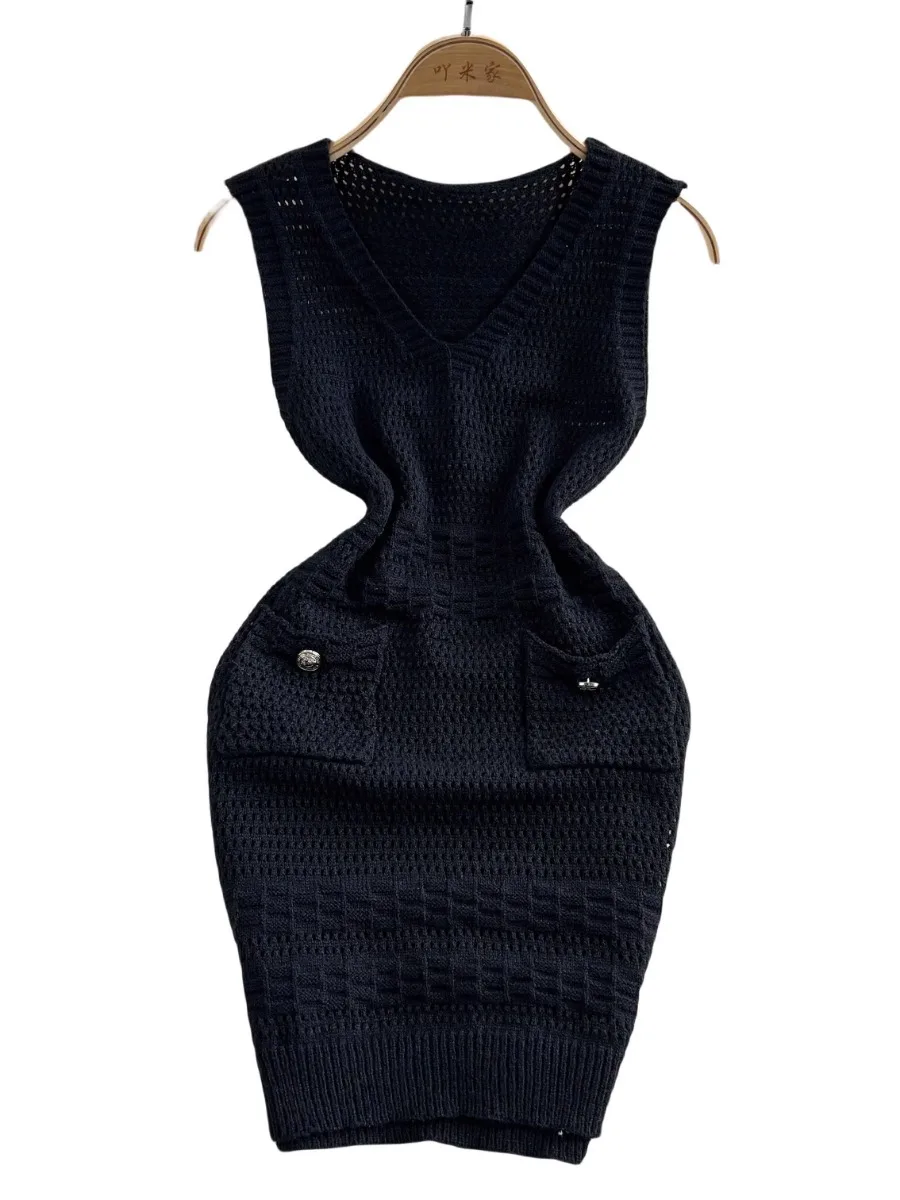 Foamlina เซ็กซี่สีดําลึก V คอ Cutout ชุดถักผู้หญิง 2025 ฤดูร้อนใหม่เอวสูงกระชับสัดส่วนสะโพกกระโปรงมินิเดรส