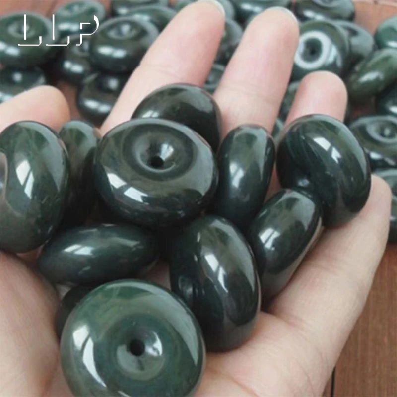 Natural Hetian Jade Peace Charm For Men And Women, a Lucky Amulet For Bringing Good Luck To Loved Ones. A Wonderful Gift.