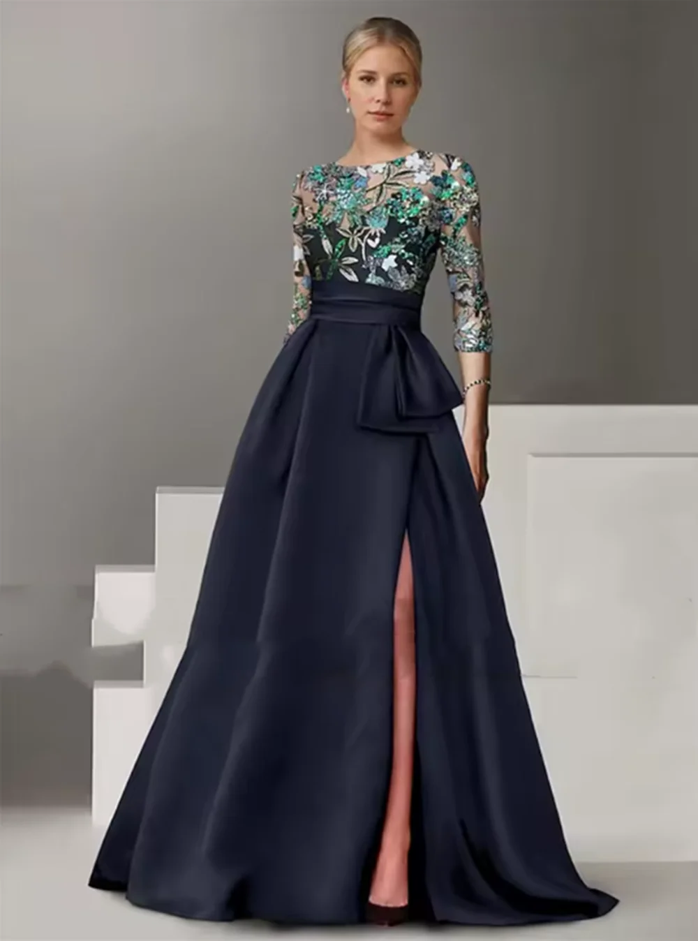 Modna sukienka dla matki panny młodej z okrągłym dekoltem, rozcięciem, krojem w kształcie litery A, aplikacjami kwiatowymi, marszczeniami, suknia wieczorowa damska, szyta na miarę.