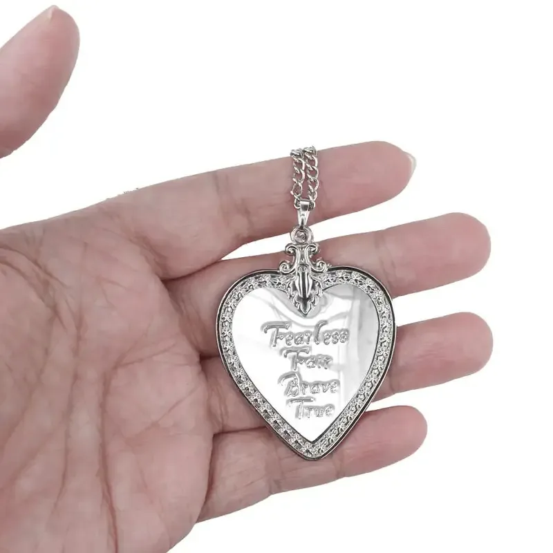 qa156Snow Rachel Heart Necklace Alloy Movie Zegle White Cosplay Jewelry Fearless Fair Brave True Women Gifts Props Replica Taker