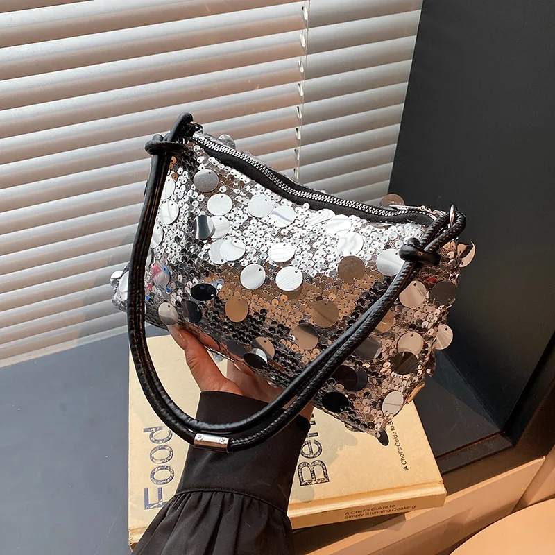 

2025 summer new simple and casual pillow bag fashionable and niche design for women shoulder bag