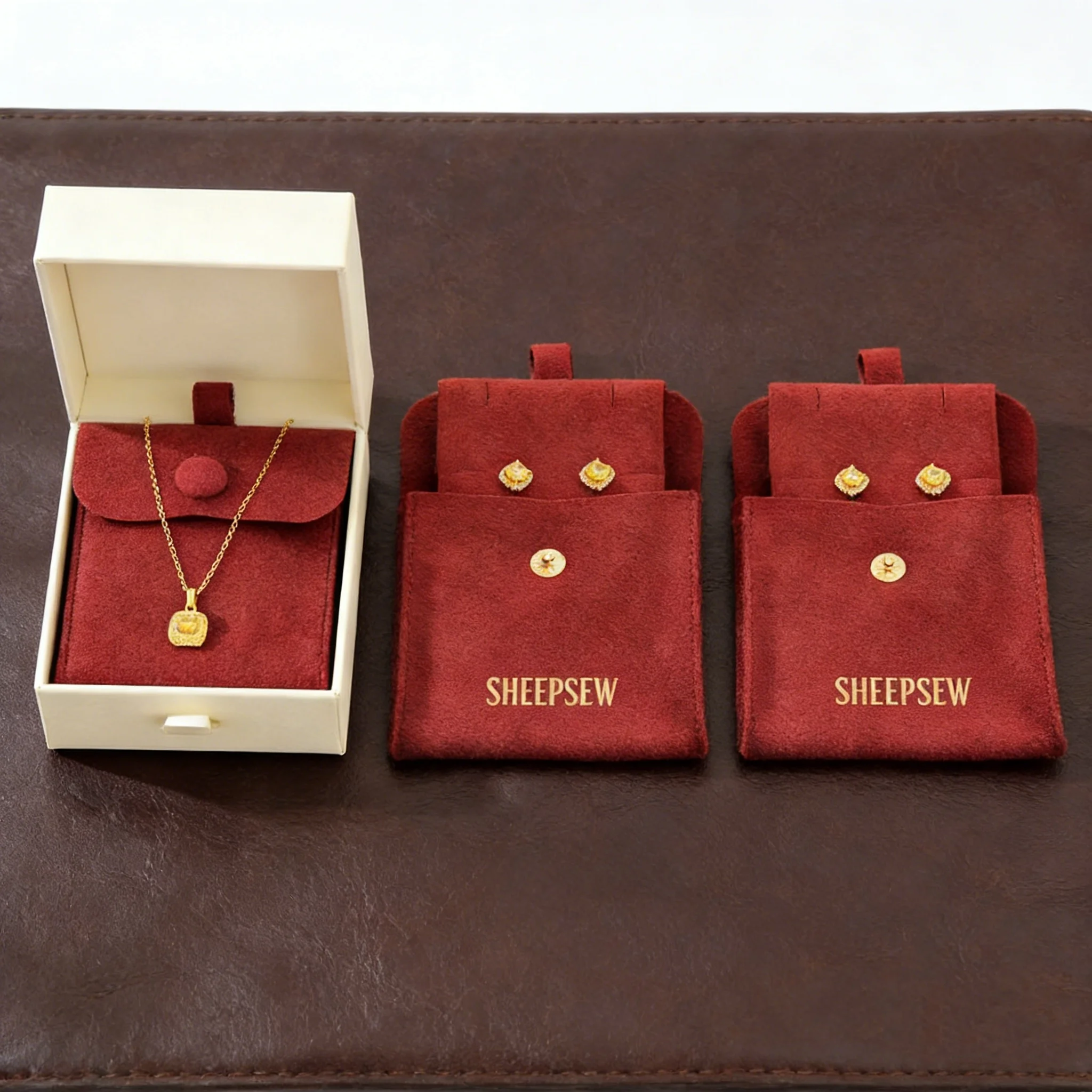 

Подарочная упаковка для хранения: выдвижная шкатулка для украшений из картона с набором мешочков из микрофибры