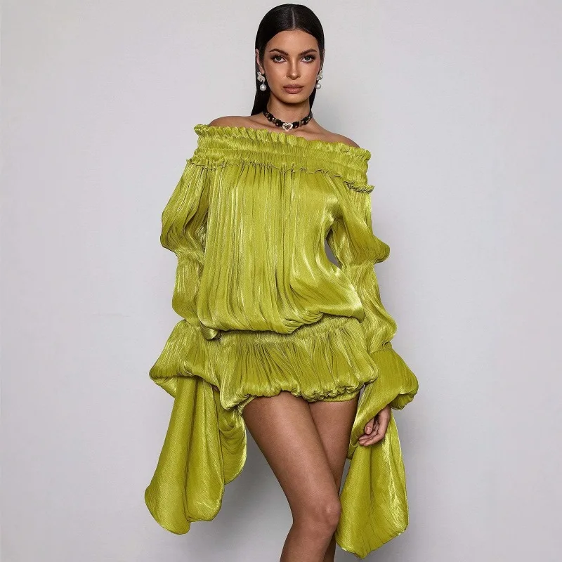 Europe and The United States  New Women's Clothing High-end Waist One-word Shoulder Super Long-sleeved Super Shorts Fashion Suit