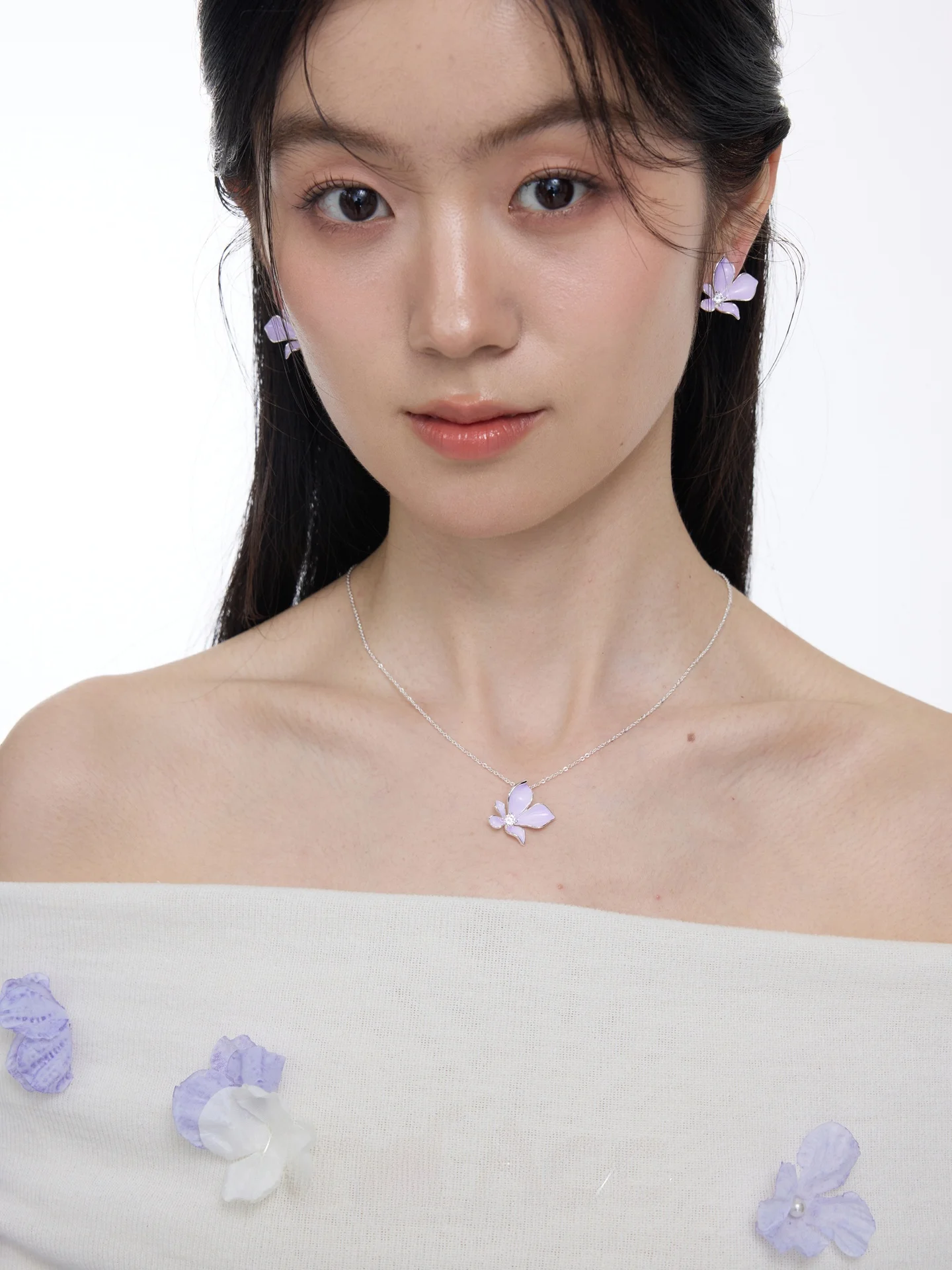 エレガントな紫の花のダイヤモンドが埋め込まれたネックレス、オリジナルデザイン、春夏ファッションジュエリー、大人用鎖骨チェーン
