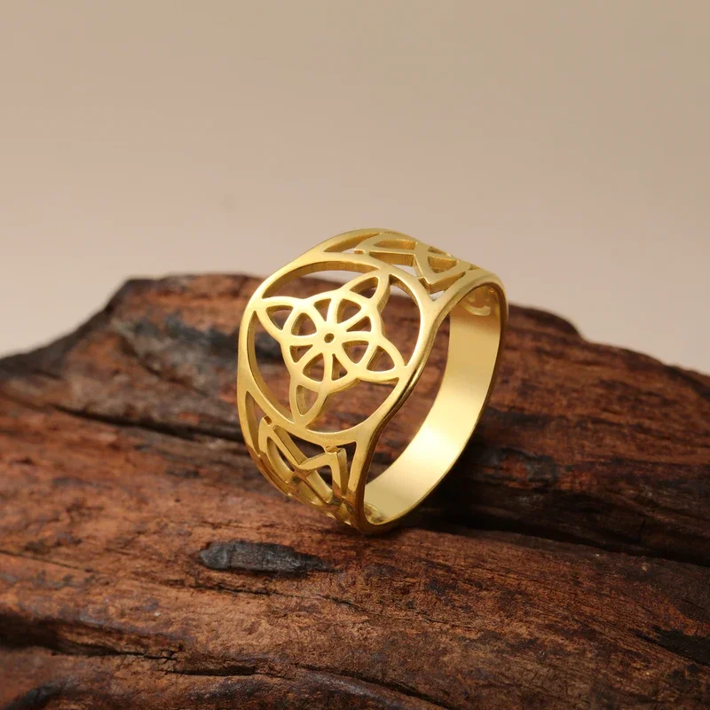 Dreamtimes Stainless Steel Celtic Knot Ring Vintage Women's and Men's Ring Witch Knot Wicca Triquetra Talisman Protector Jewelry