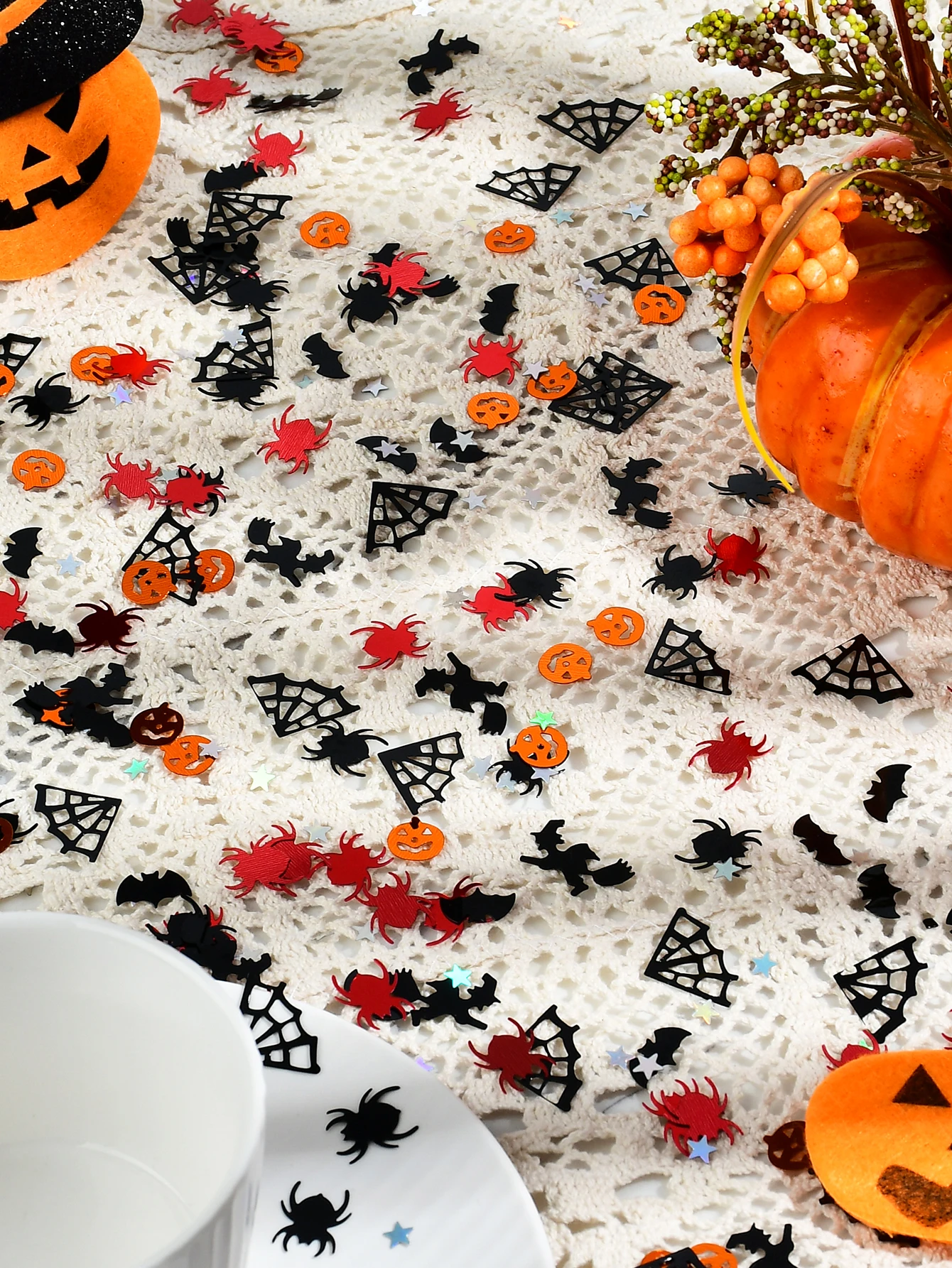 30G(600pcs） Halloween party confetti sequins, pumpkins, cats, ghosts, witch hats and bats, festive decorations