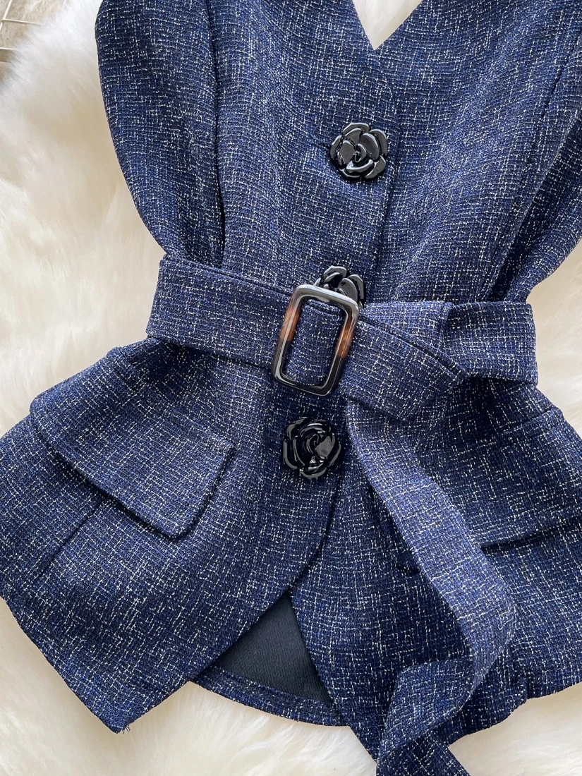 Foamlina Letni Elegancki Top na Ramiączkach Damski Seksowny Jednolity Dekolt V Bez Rękawów Odkryte Plecy Zapinany na Guziki Dopasowany z Paskiem Elegancki Krótki Top