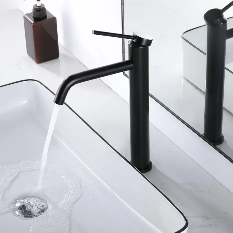 Rubinetto per lavabo da bagno in oro spazzolato miscelatore freddo e caldo rubinetto per acqua montato sul ponte foro singolo e maniglia stile alto