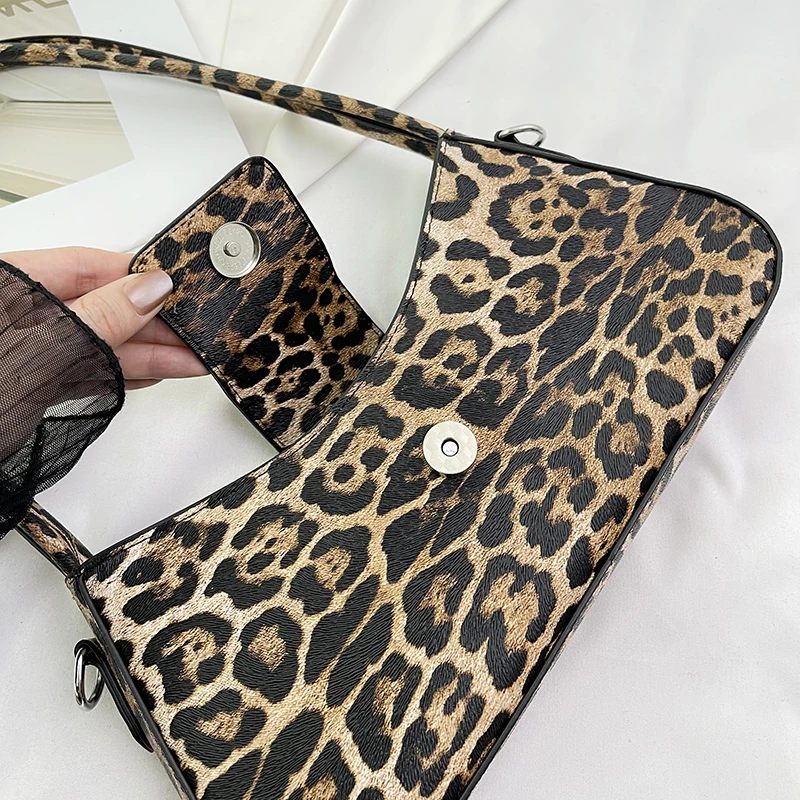 Leopard Print Shoulder Bag Women's Crossbody Sling Purse Elegant Under Arm Handbags Luxury Design Trend 2024 Aesthetic Wallet