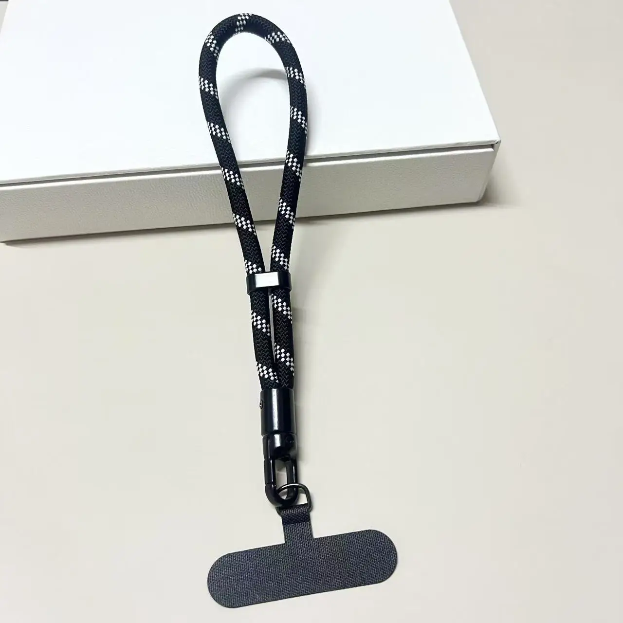 360-Degree Rotating Mobile Phone Lanyard