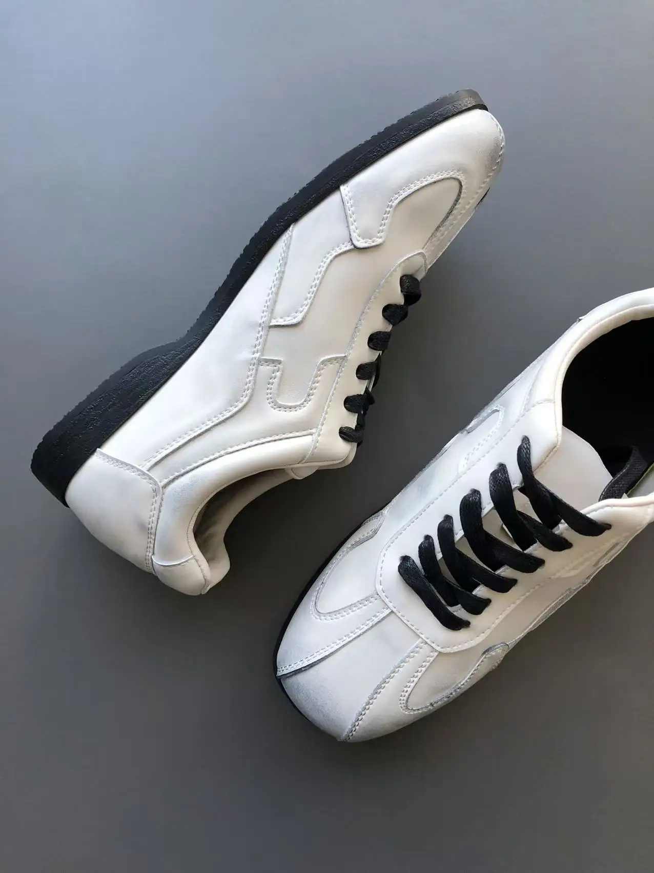 

Trendy Casual Oxford Shoes for Couples Brown Leather Flat Head Design Commute Formal American Style Men Women Fashionable