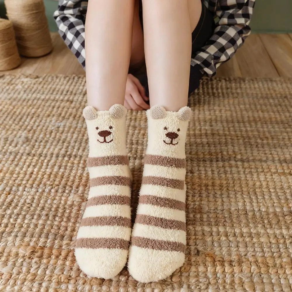 Calze da orso carino per bambini Calze resistenti all'usura Calzini da regalo festivi per le vacanze Calzini natalizi accoglienti in velluto corallo