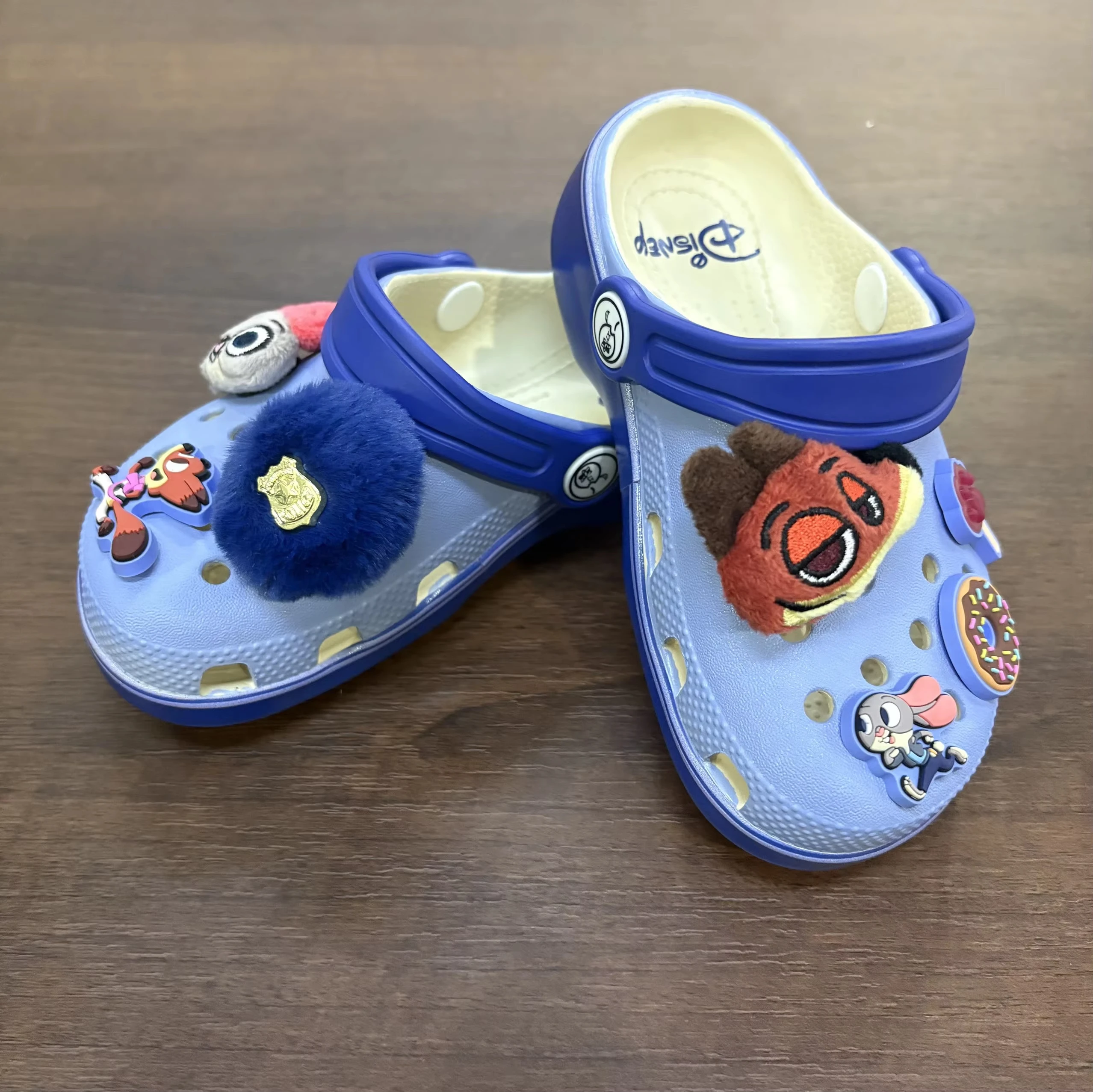 

Новые сандалии Disney Zootopia 2 с персонажами Ником Уайлдом и Джуди Хоппс, милые домашние пляжные тапочки из ЭВА, летние тапочки для детей, подарки