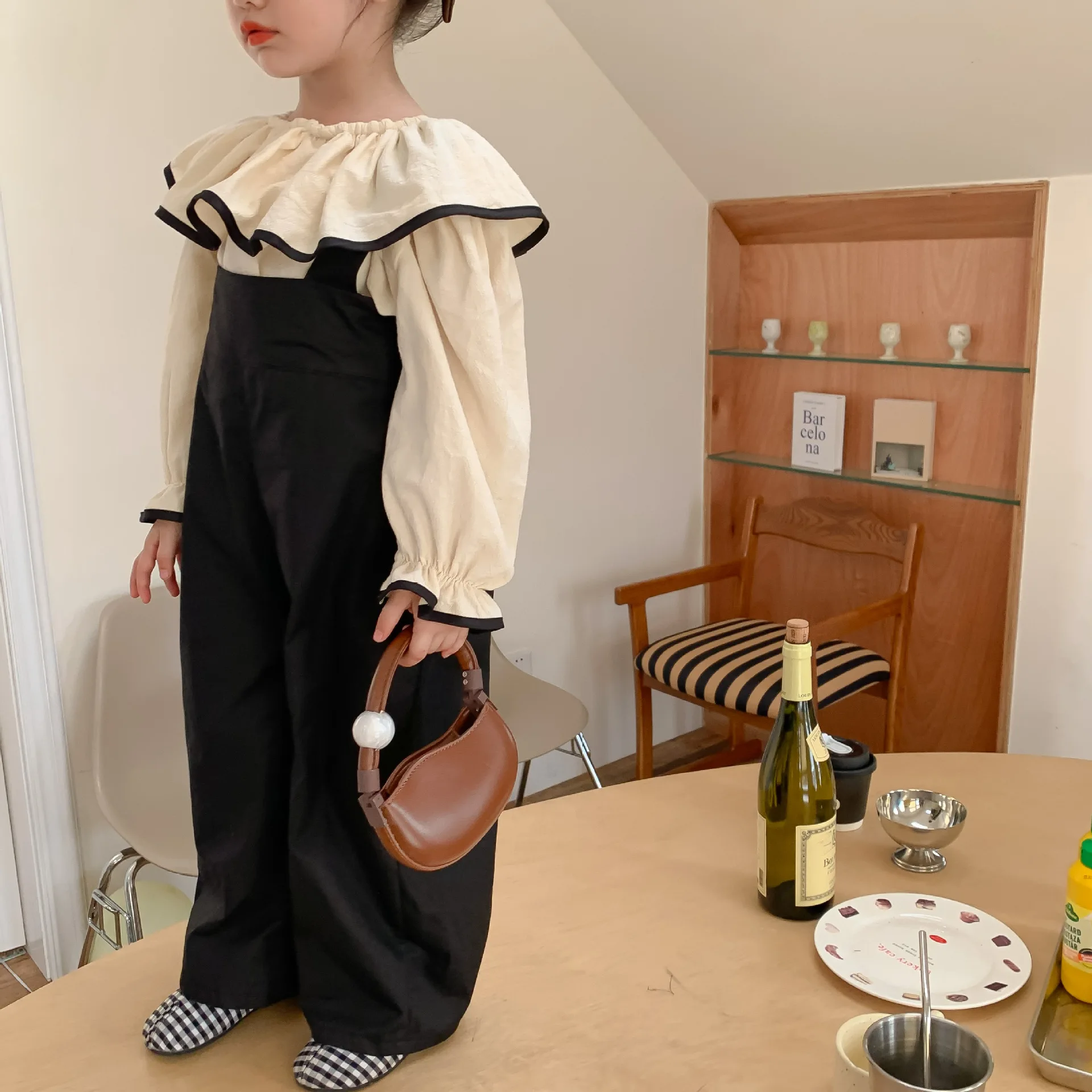 Two Pieces Spring Autumn Baby Girls Clothes White Puff Sleeves Black Border Shirts Blouses Black Sleeveless Kids Overalls Pants