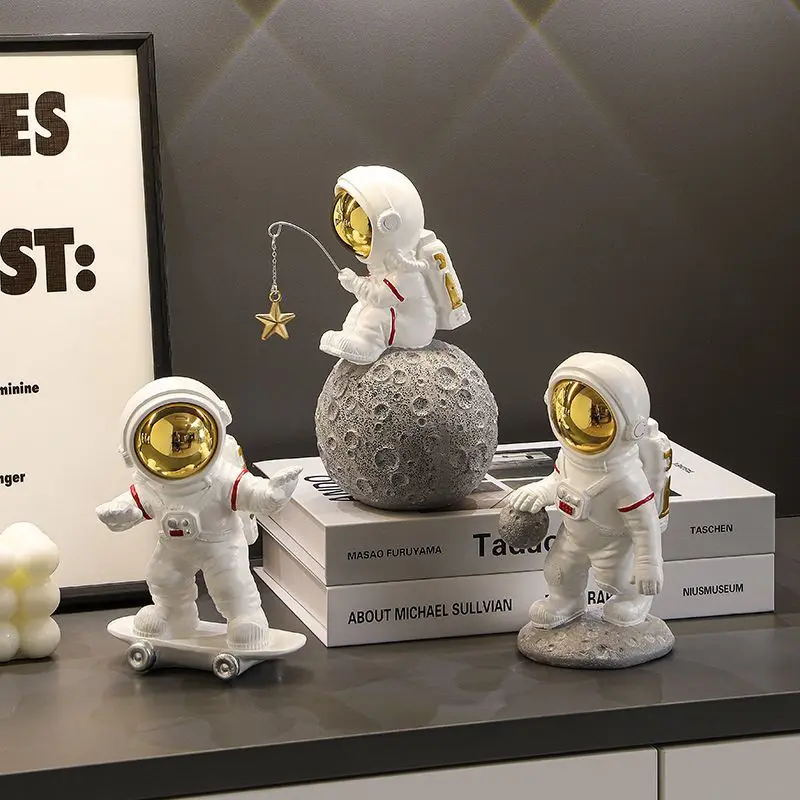 Astronaut Fishing Star on Moon Sculpture, Resin Figurine for Office Room Desk Decor,Educational Toy,Unique Gift for Space Lovers