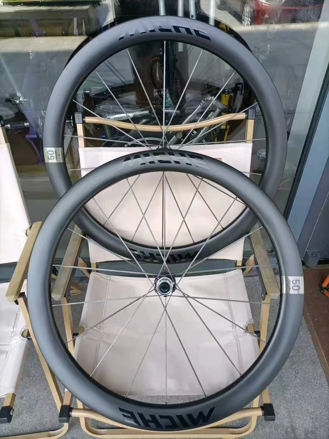 

Италия MICHE дисковые тормоза карбоновые колеса VONOA карбоновые спицы 700c * 38/50 мм колеса для шоссейного велосипеда 1370 г качественная колесная пара для шоссейных гонок HG Hub