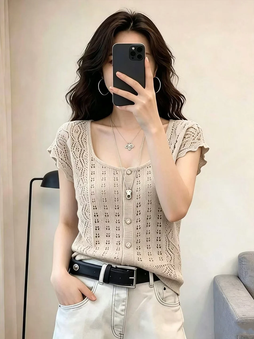 

Commuter Friendly Korean Style V-Neck Hollow Knitwear Short Sleeve Women's Top Comfortable Breathable Summer Fashion