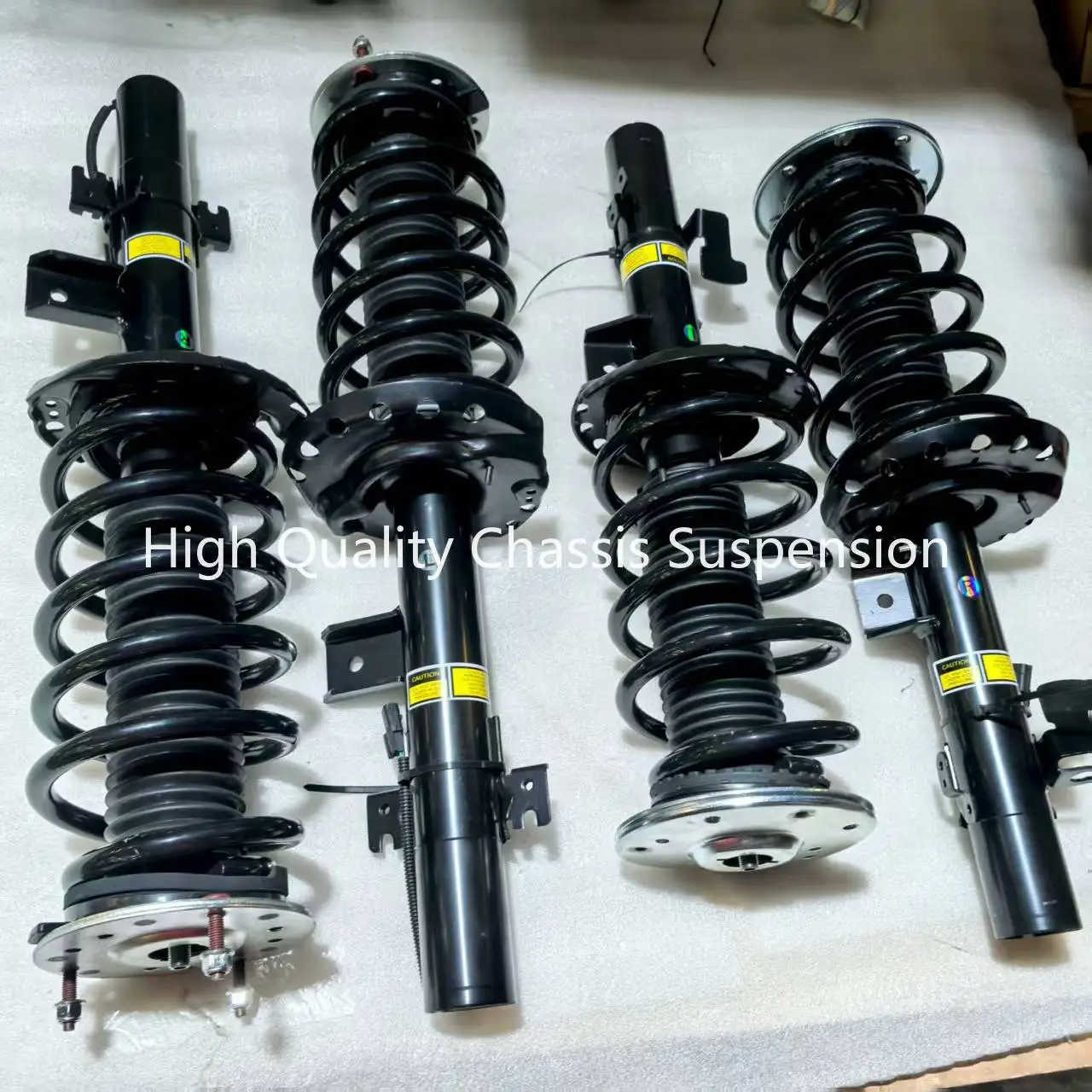 

Высококачественные 4-х элементные передние и задние амортизаторы с магнитным креплением для Range Rover Evoque 2012-2018