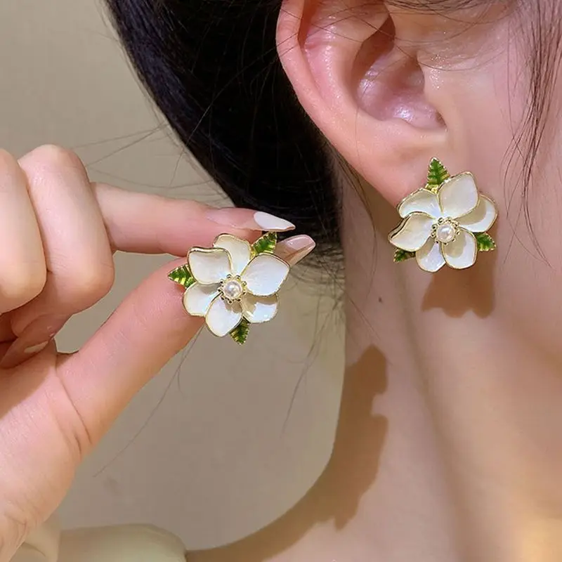 Summer Colored Flower Ear Clip for Women Without Ear Holes Plant Shaped Ear Clip 2024 Trendy Accessories