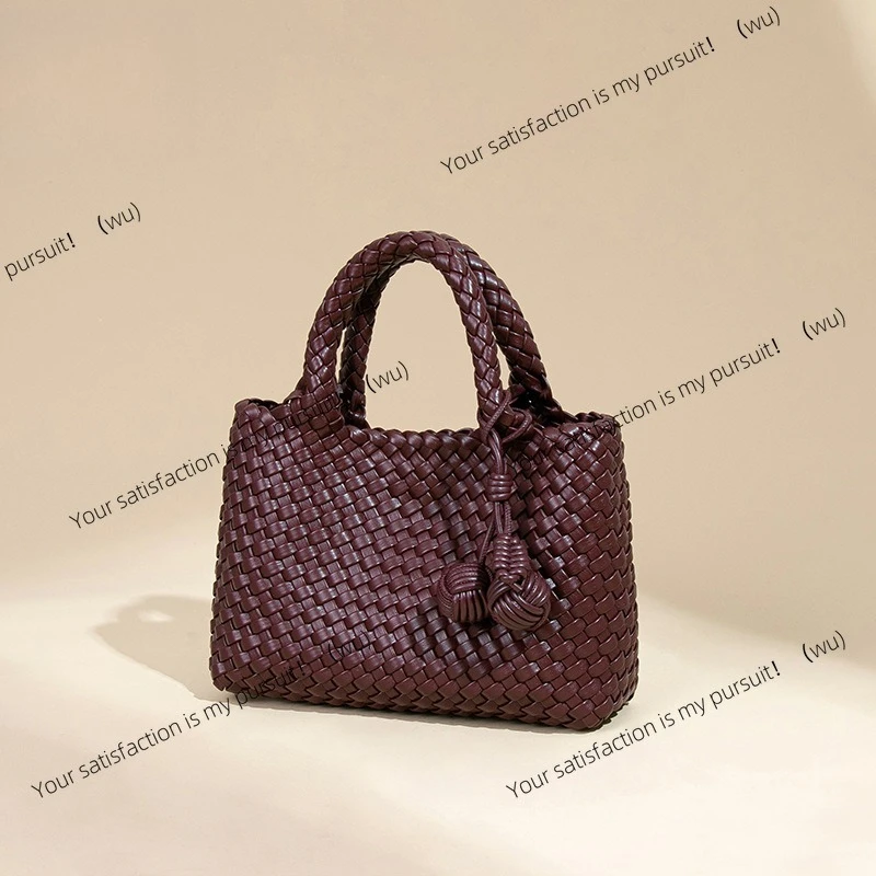 Tas wanita anyaman tangan, tas selempang kasual kulit lembut baru, modis dan serbaguna untuk dibawa di tangan