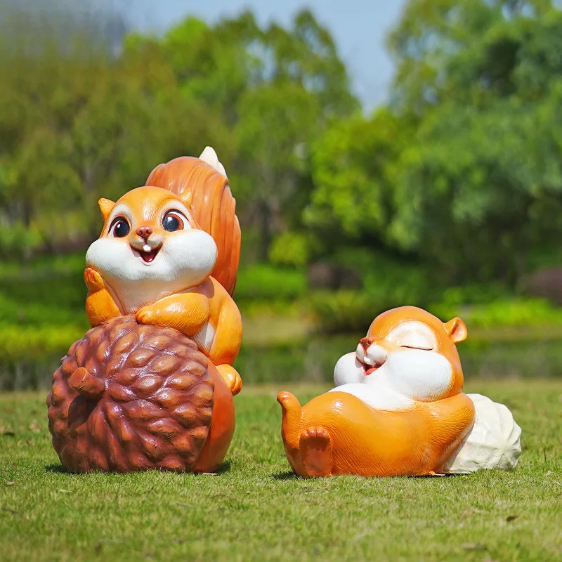 Outdoor cartoon squirrel glass steel plastic kindergarten community park ping garden landscape animal model decoration