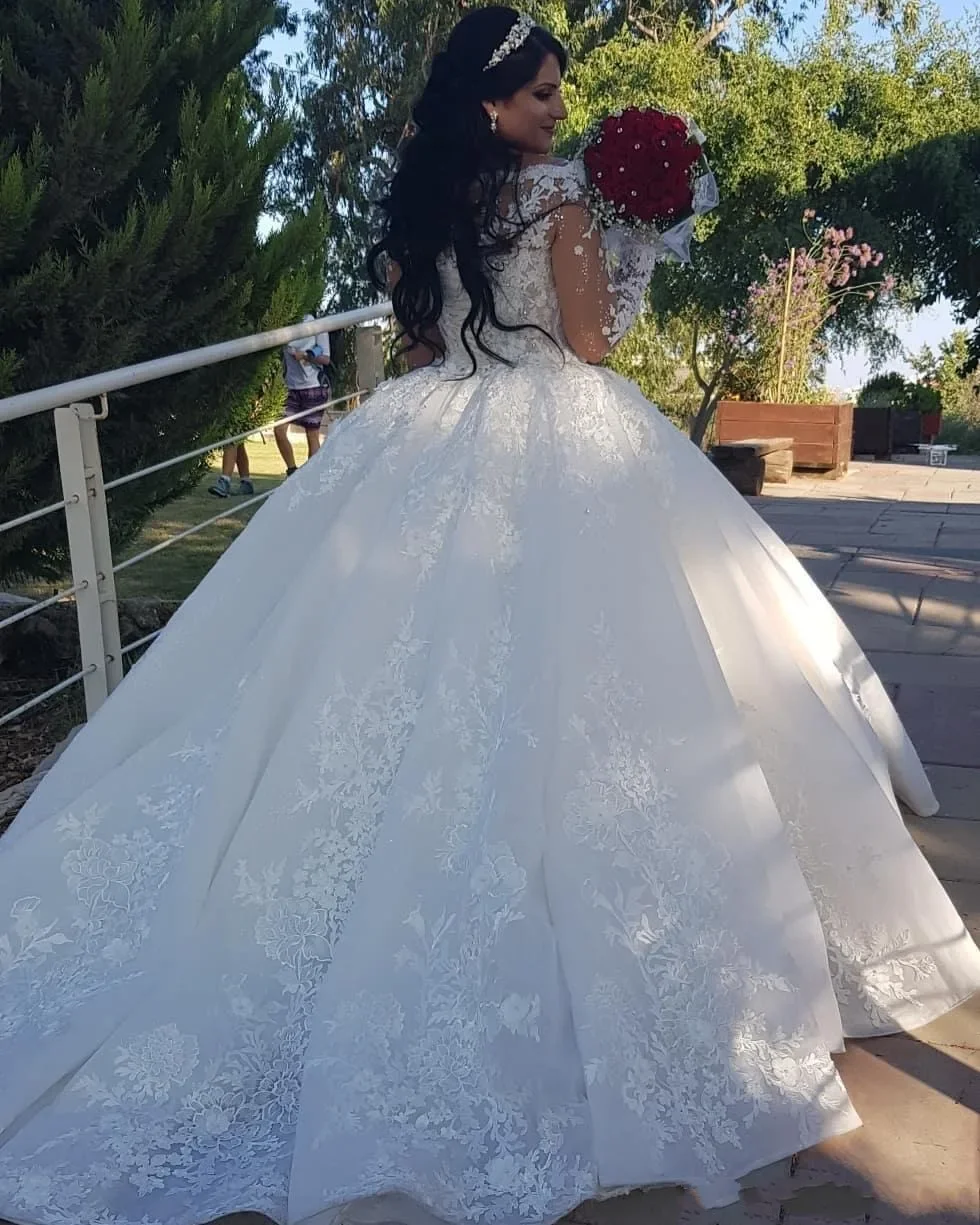 Vestido De novia personalizado con hombros descubiertos, apliques De cuentas, Vestido De novia con tren De barrido, Vestido De novia hinchado para jardín