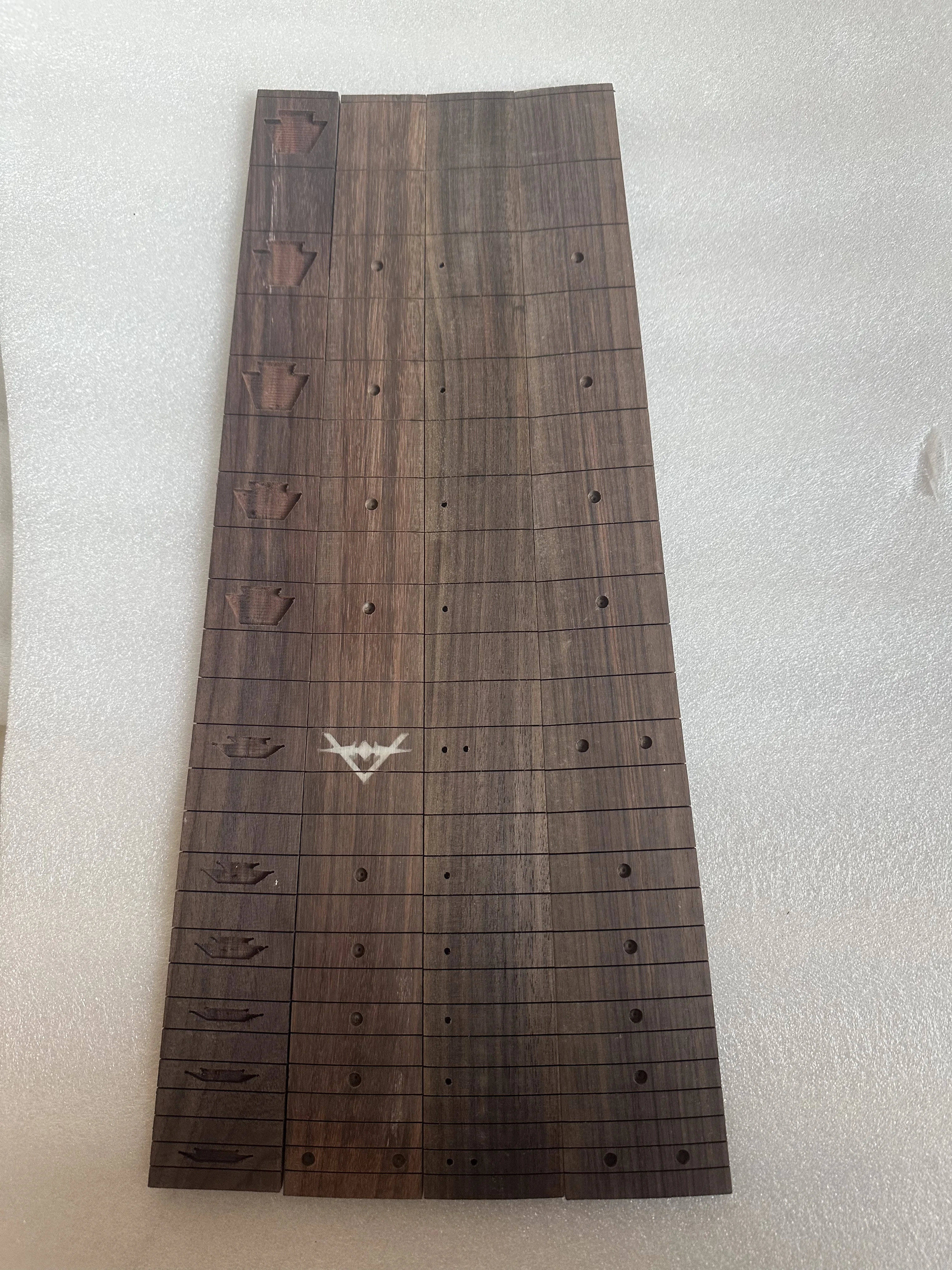 Diapasón de guitarra de palisandro, tablero de madera maciza, balada, diapasón de guitarra eléctrica clásica, cuello, pieza diy, accesorios de material