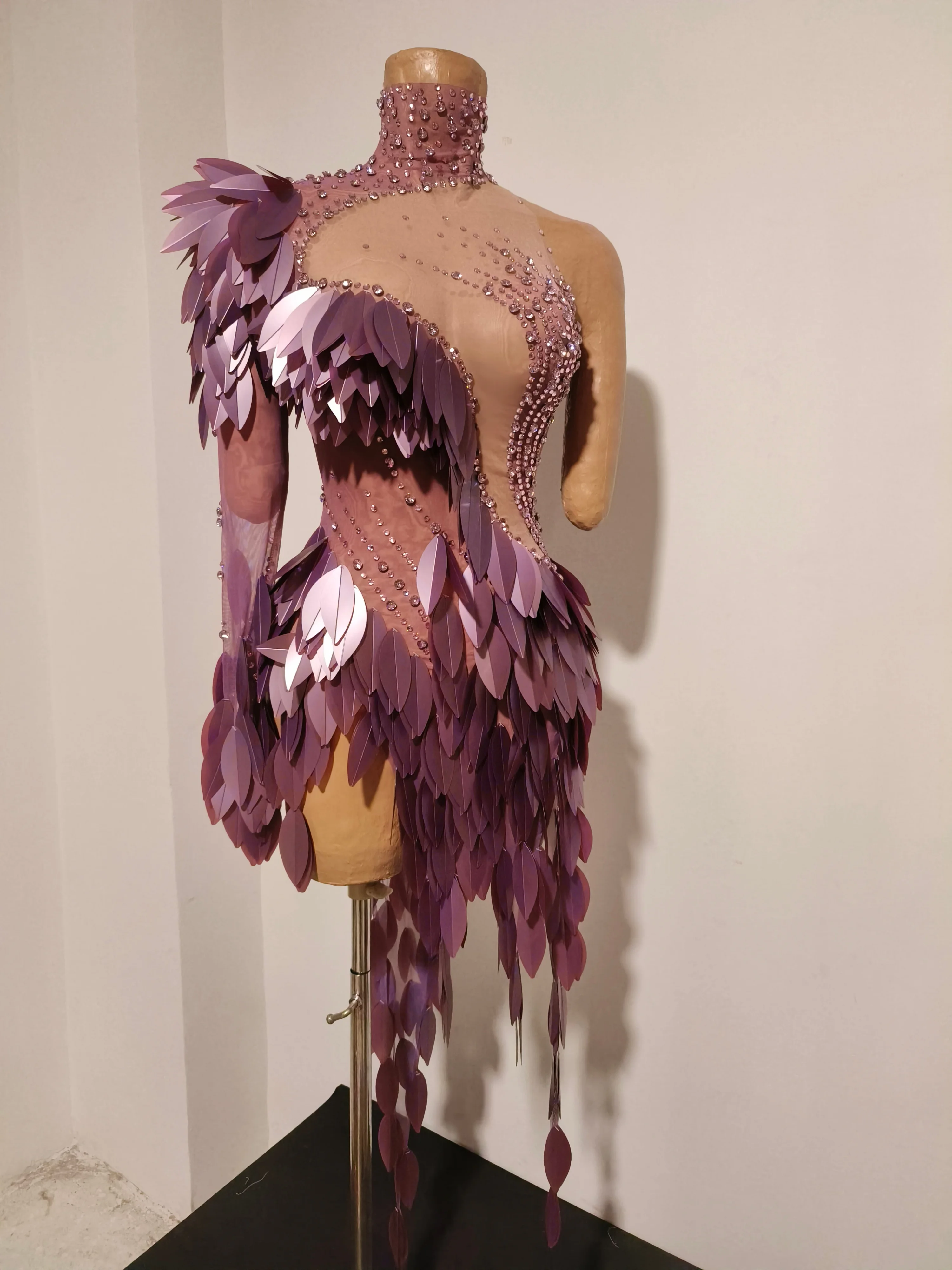 Luxury PurpleLeaf Sparkling Rhinestone skirt Netting fabric One Sleeve StageShow Costume Women Performance PartyOutfit