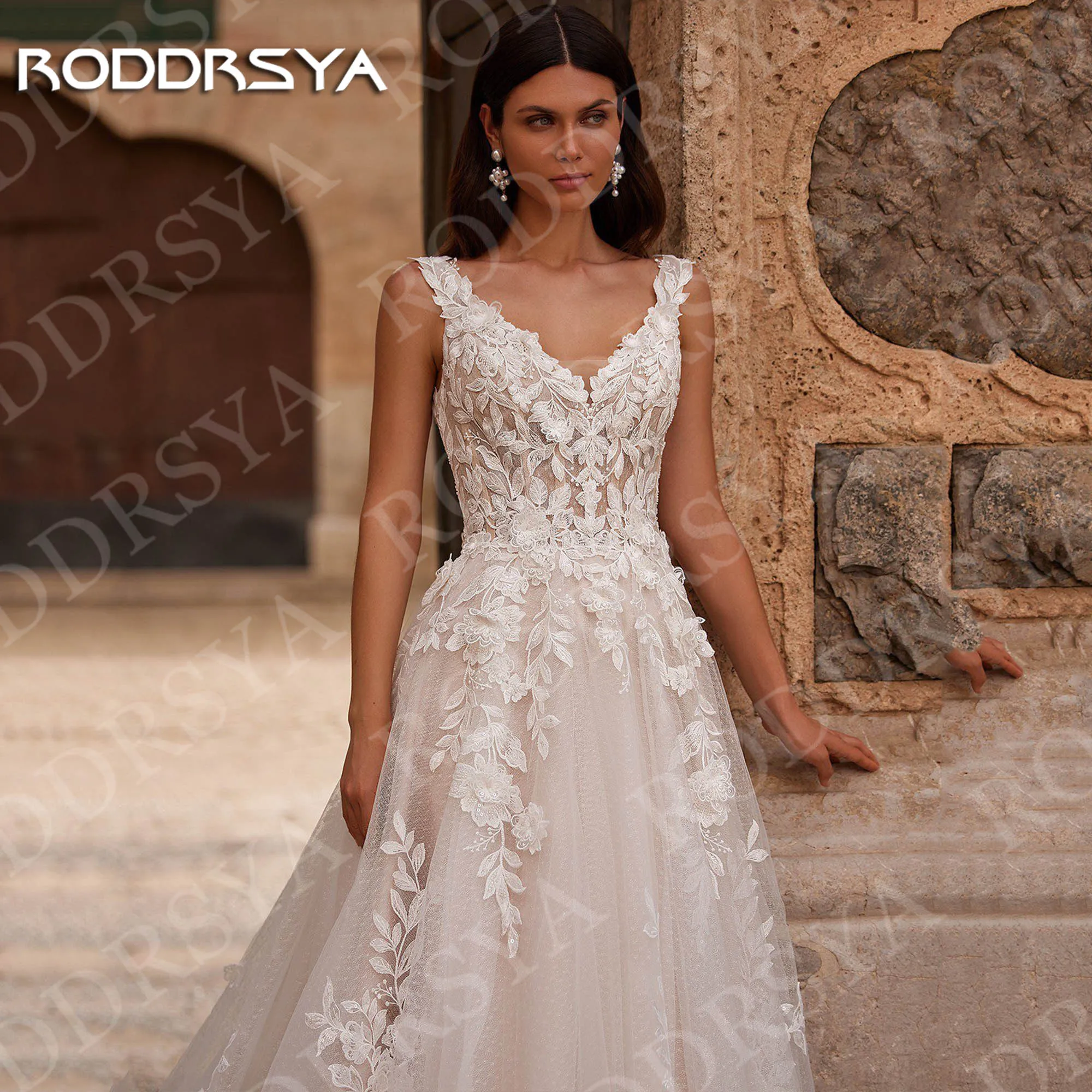 RODDRSYA 우아한 웨딩 드레스 라인 신부 가운 민소매 여성 Boho V 넥 레이스 아플리케 신부 드레스 Tulle Customized우아한 결혼식 드레스 라인 신부 드레스 소매 없는 여자 보호 V 목 레이스 Appliques 신부 드레스 Tulle 주문을 받아서 만들어진