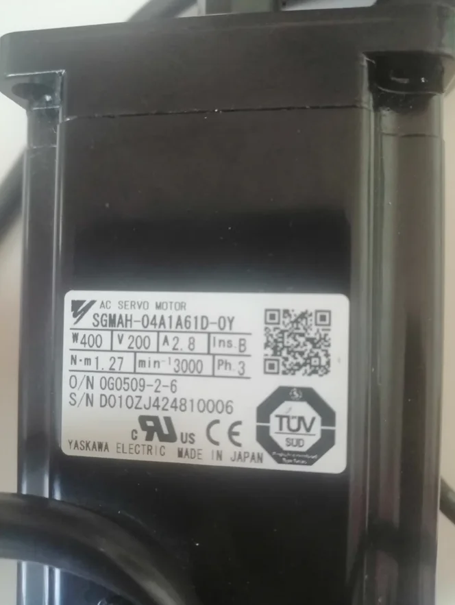 SGMAH-04A1A61D-0Y العلامة التجارية الجديدة محرك سيرفو SGMAH 04A1A61D 0Y ، الشحن السريع