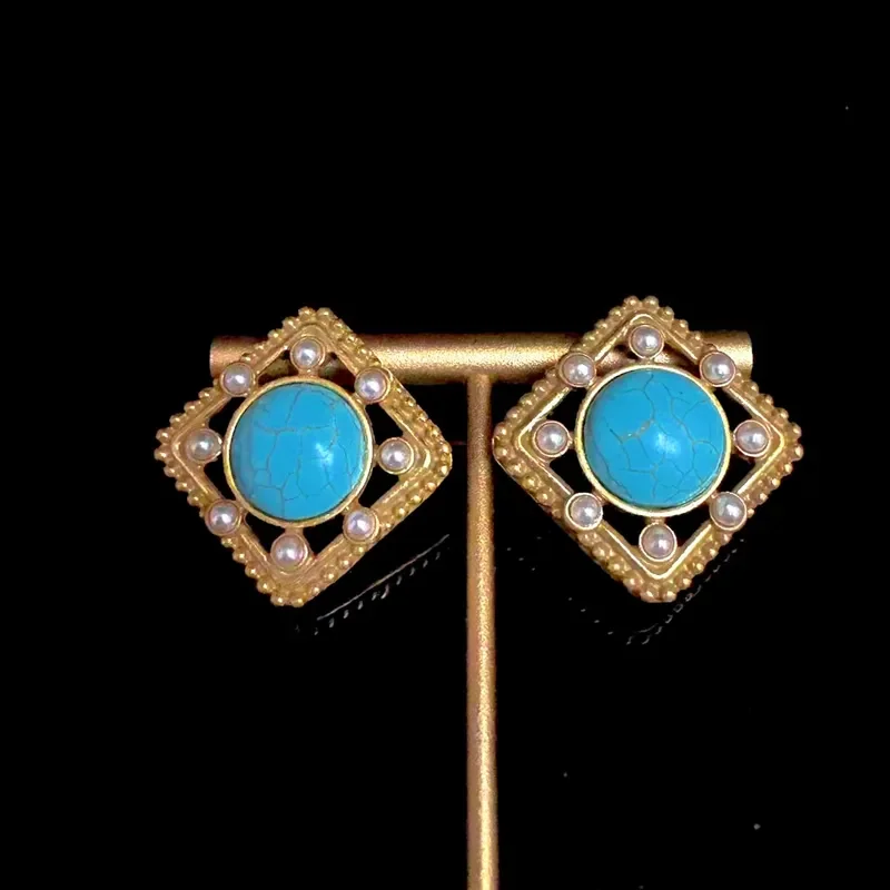 boucles-d'oreilles-medievales-vintage-en-perles-turquoise-style-retro-luxe-leger-boucles-d'oreilles-francaises-boucles-d'oreilles-medievales-en-turquoise