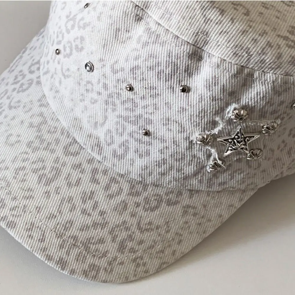 Modische Baumwoll-Sternnieten-Schirmmütze mit Leopardenmuster, Spice Girls Nieten-Flachmütze, Y2k Koreanischer Stil Reitmütze für Reisen – Detail 6