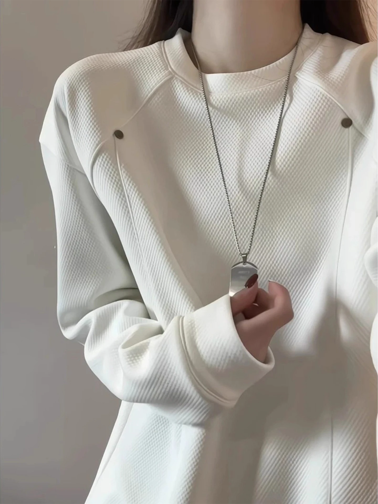 

Мужская толстовка Fce Lined Long Sve с заклепками Embellied Base Layer irt Casual Sle round Ne Micro Stretch Corn Pattern