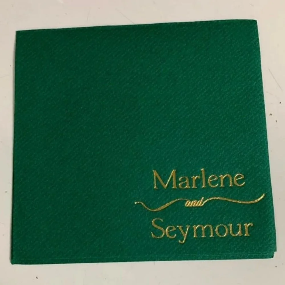 مناديل كوكتيل لمشروبات الزفاف المخصصة، مع أسماء الزوجين - اختر التصميم واللون، استخدم المناديل المربعة عالية الجودة