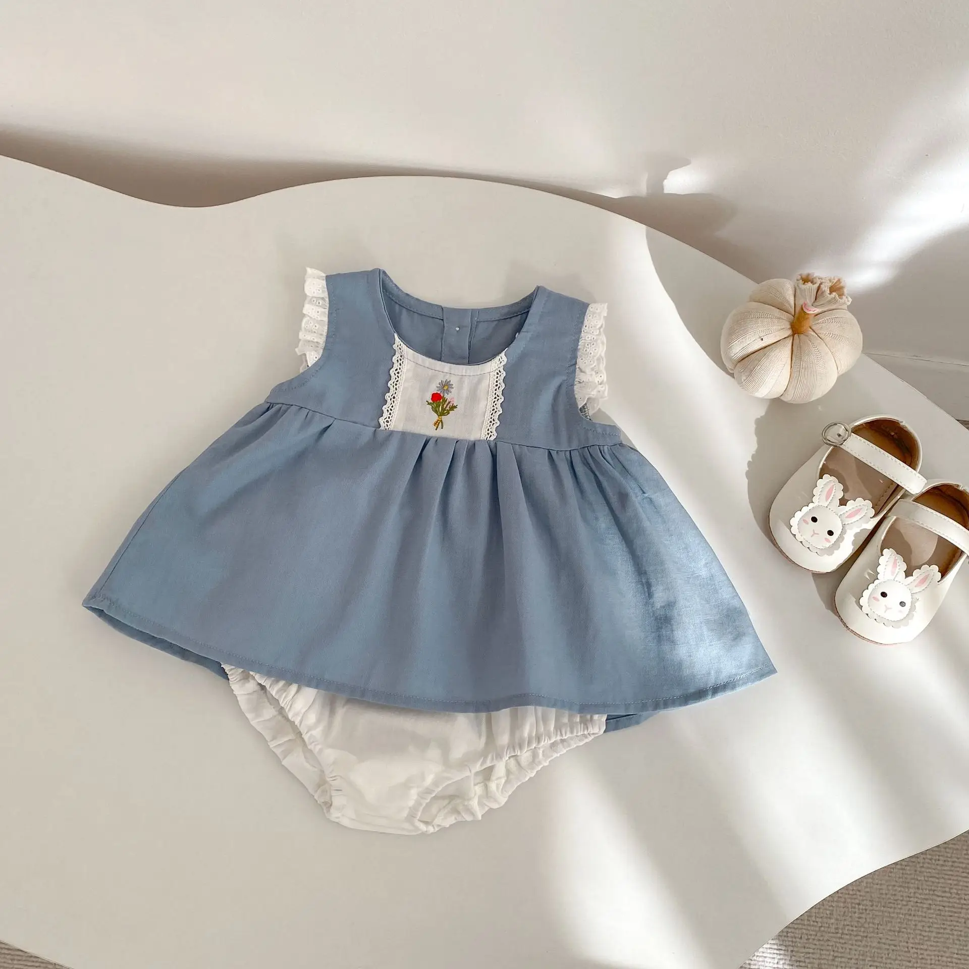 

Новый летний комплект для девочек 2026: жилет в корейском стиле, топ, брюки-кюлоты, дышащий комплект из чистого хлопка из двух предметов