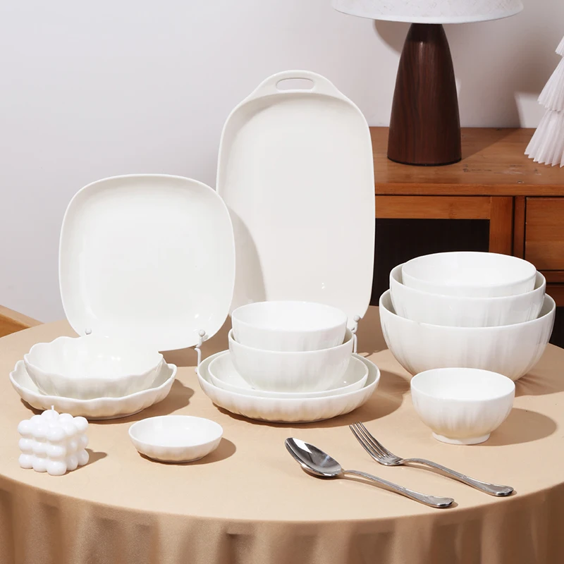 Juego de Vajilla de Porcelana Blanca Estilo INS de SOLECASA, Platos y Tazones de Alta Gama, Vajilla Moderna y Elegante para el Hogar