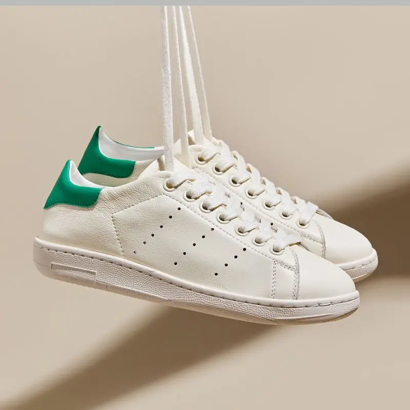 

2026 New Unisex Genuine Leather White Sneakers Soft Leather Soft Sole Versatile Flats Casual Fashion Skateboarding Shoes