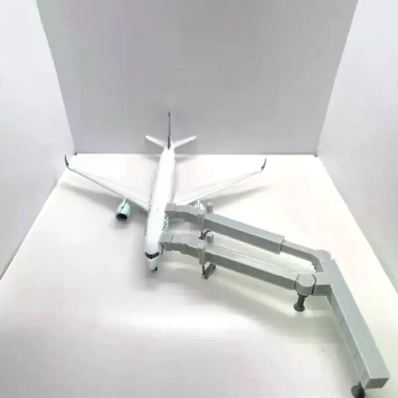 1:400 Airport Equipment Orridor Bridge Scene Model Static Facilities Display Gifts Collection Toys Decoration